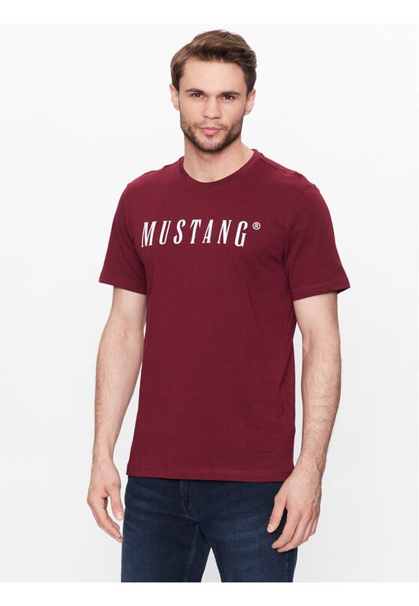 Mustang T-Shirt Alex 1013221 Bordowy Regular Fit. Kolor: czerwony. Materiał: bawełna