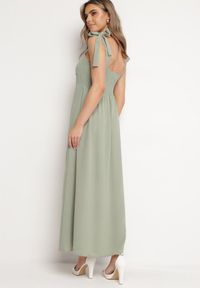 Born2be - Zielona Rozkloszowana Sukienka na Wiązanych Ramiączkach z Rozcięciem Kalora. Kolor: zielony. Materiał: tkanina. Długość rękawa: na ramiączkach. Wzór: gładki. Długość: maxi #5