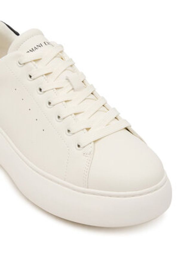 Armani Exchange Sneakersy XW002149 AF19528 M0017 Biały. Kolor: biały. Materiał: skóra