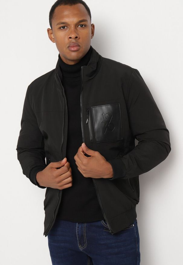 Born2be - Czarna Kurtka Przejściowa ze Ściągaczami Zapinana na Suwak Neveale. Okazja: na co dzień. Kolor: czarny. Materiał: materiał. Długość rękawa: długi rękaw. Długość: długie. Styl: elegancki, casual