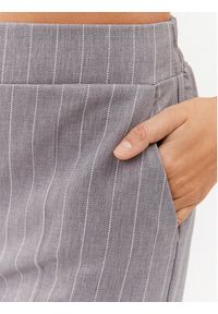 Maryley Spodnie materiałowe 23IB616/M06 Szary Regular Fit. Kolor: szary. Materiał: materiał, syntetyk