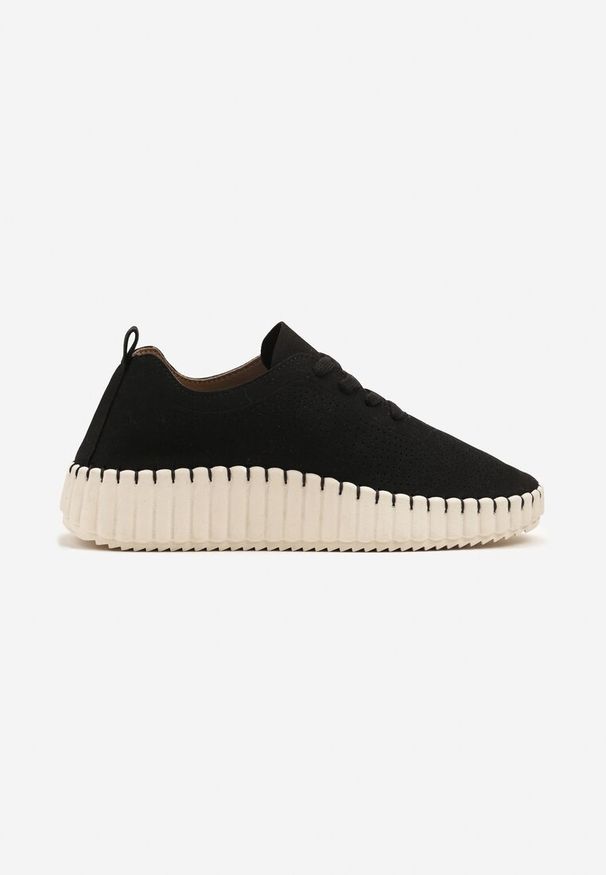 Born2be - Czarne Ażurowe Sneakersy na Grubej Podeszwie z Tłoczeniem Ronele. Okazja: na co dzień. Kolor: czarny. Wzór: ażurowy