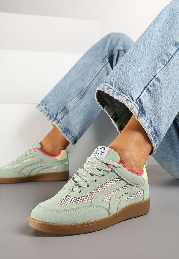 Born2be - Jasnozielone Sneakersy z Siateczką i Ozdobnymi Przeszyciami Falisna. Kolor: zielony