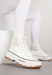 Born2be - Białe Traperki Typu Trampki na Platformie z Futerkowymi Wstawkami Mialessia. Okazja: na co dzień. Kolor: biały. Materiał: jeans, skóra. Obcas: na platformie. Styl: casual, rockowy #7