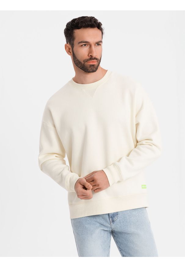 Ombre Clothing - Klasyczna bluza dresowa unisex z okrągłym dekoltem – kremowa V2 OU-SNBC-0104 - XL/XXL. Kolor: kremowy. Materiał: dresówka. Wzór: aplikacja. Styl: klasyczny