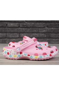 Sandały unisex Crocs MCKYFRNDS MINNIE. Kolor: różowy, biały, wielokolorowy. Styl: sportowy