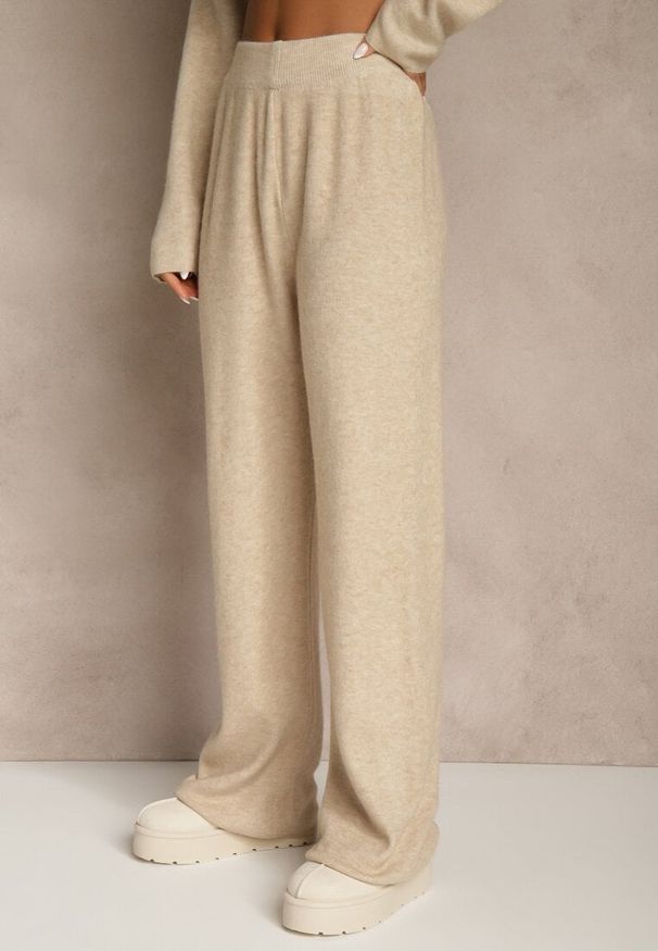 Renee - Jasnobeżowy Komplet Oversize z Dzianiny z Wełną Sweter i Szerokie Spodnie Alenria. Kolor: beżowy. Materiał: dzianina, wełna