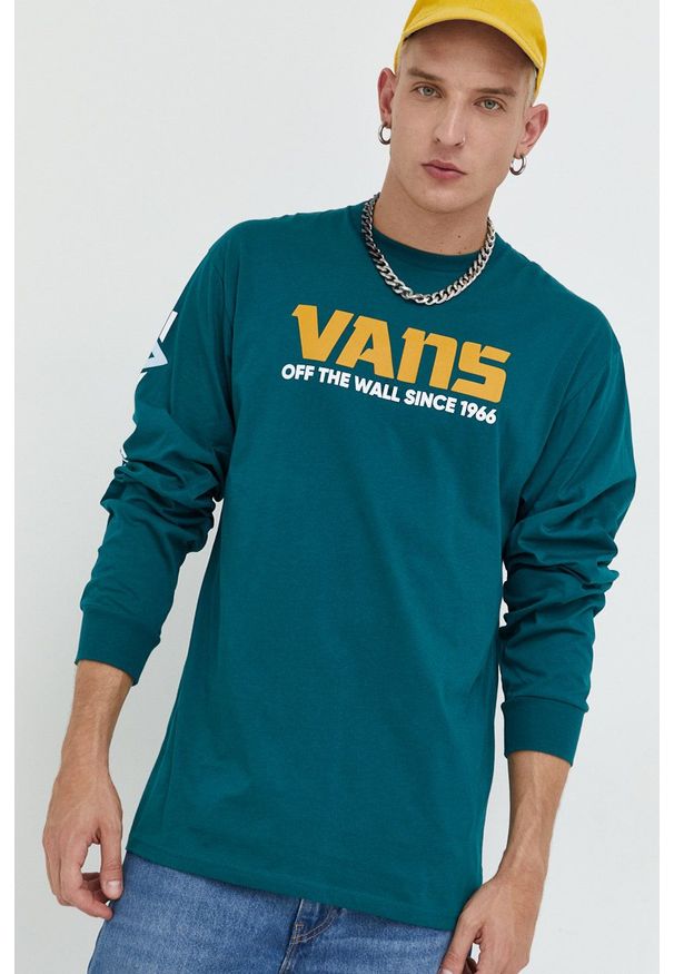 Vans longsleeve bawełniany kolor zielony z nadrukiem. Kolor: zielony. Materiał: bawełna. Długość rękawa: długi rękaw. Wzór: nadruk