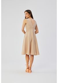 Stylove - Elegancka rozkloszowana sukienka koktajlowa beżowa. Kolor: beżowy. Styl: elegancki, wizytowy #3