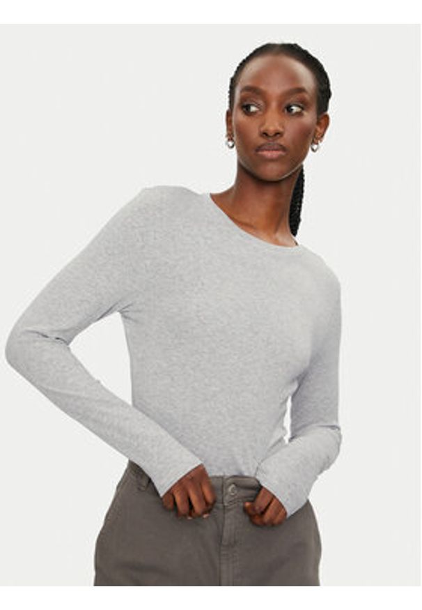 only - ONLY Bluzka Riley 15323159 Szary Slim Fit. Kolor: szary. Materiał: bawełna