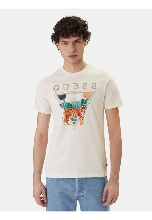 Guess T-Shirt M6GI33 K3310 Écru Regular Fit. Kolor: kremowy. Materiał: bawełna