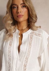 Renee - Biała Koszula Zapinana na Guziki z Ozdobnymi Rękawami Eudomara. Kolor: biały. Materiał: koronka, wiskoza, materiał. Długość rękawa: długi rękaw. Długość: długie. Wzór: koronka #3