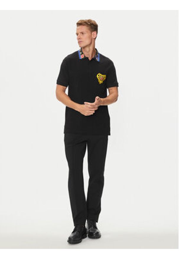 Versace Jeans Couture Polo 76GAGT11 Czarny Regular Fit. Typ kołnierza: polo. Kolor: czarny. Materiał: bawełna