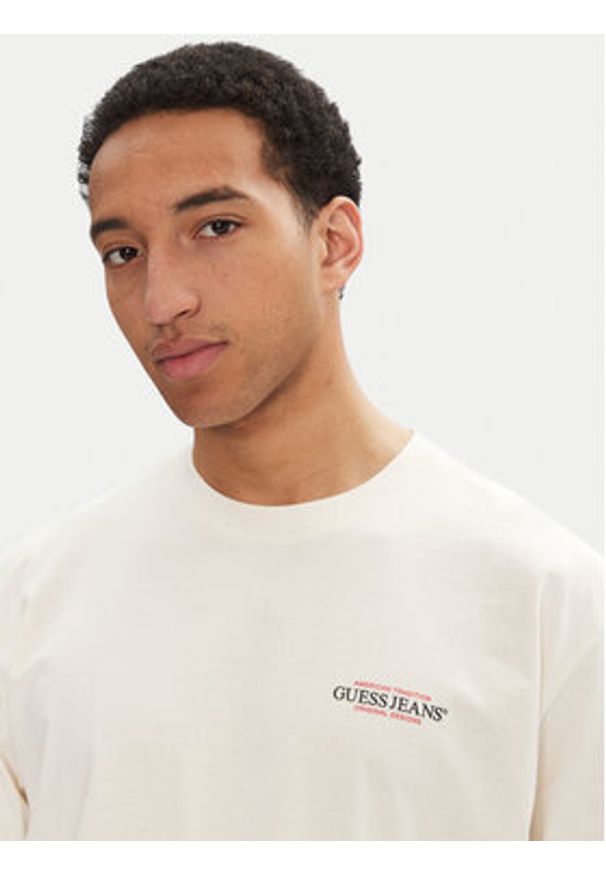 Guess Jeans T-Shirt M4BI75 K8FQ4 Écru Overshirt Fit. Materiał: bawełna