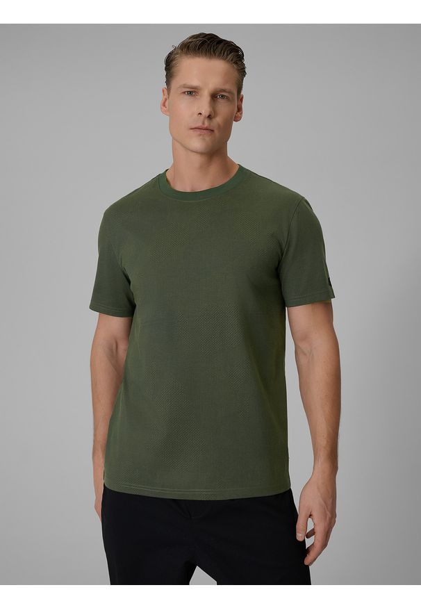 4f - 4F T-shirt regular z nadrukiem męski - khaki 3XL. Okazja: na co dzień. Kolor: oliwkowy, brązowy, wielokolorowy. Materiał: bawełna, materiał. Wzór: nadruk. Styl: casual