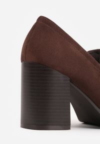 Renee - Brązowe Półbuty Mokasyny na Słupku z Geometryczną Wstawką Edalinae. Okazja: na co dzień. Kolor: brązowy. Wzór: geometria. Obcas: na słupku. Styl: casual, klasyczny #5