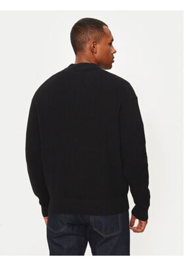 Calvin Klein Jeans Sweter J30J326198 Czarny Regular Fit. Kolor: czarny. Materiał: bawełna