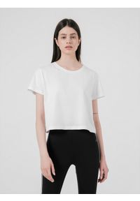 4f - T-shirt crop top z nadrukiem damski. Kolor: biały. Materiał: materiał, bawełna. Wzór: nadruk #2