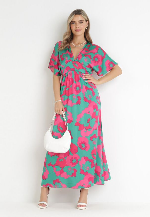 Born2be - Zielona Rozkloszowana Sukienka Maxi w Kwiaty Olvera. Kolor: zielony. Wzór: kwiaty. Długość: maxi