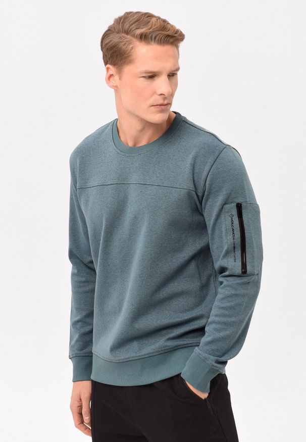 Volcano - Gładka bluza B-NECK. Typ kołnierza: bez kaptura. Kolor: niebieski. Materiał: dresówka, bawełna, materiał. Wzór: gładki. Styl: klasyczny, elegancki