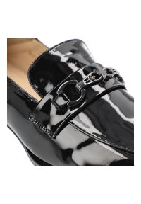 Czarne Półbuty Artiker Eleganckie Obuwie Damskie. Okazja: na co dzień. Kolor: czarny. Materiał: skóra, lakier. Obcas: na obcasie. Styl: elegancki. Wysokość obcasa: niski #5