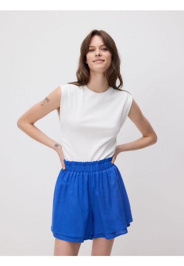 Reserved - Szorty z lnem i wiskozą - niebieski. Kolor: niebieski. Materiał: len, wiskoza