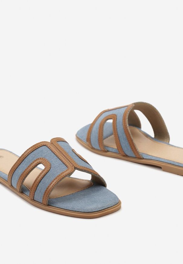 Born2be - Niebieskie Klapki na Płaskiej Podeszwie z Szerokim Paskiem z Wycięciami Starleah. Kolor: niebieski. Materiał: jeans. Sezon: lato. Obcas: na płaskiej podeszwie. Styl: wizytowy, elegancki