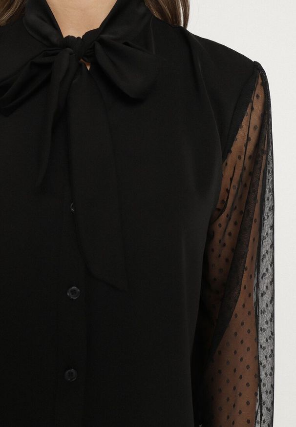 Born2be - Czarna Koszula z Siateczkowymi Rękawami i Wiązaniem Wennaris. Okazja: na spotkanie biznesowe. Kolor: czarny. Materiał: jeans. Styl: biznesowy, klasyczny