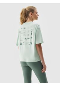 4f - T-shirt z bawełny organicznej z nadrukiem damski. Kolor: turkusowy. Materiał: bawełna. Wzór: nadruk