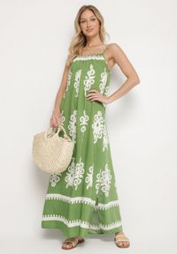 Born2be - Zielona Sukienka o Rozkloszowanym Kroju na Ramiączkach w Etniczny Wzór Revoniae. Okazja: na co dzień. Typ kołnierza: dekolt w kształcie V. Kolor: zielony. Długość rękawa: na ramiączkach. Styl: casual, elegancki #3