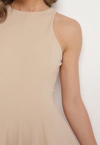 Born2be - Jasnobeżowa Rozkloszowana Sukienka z Wiskozą Milenissa. Okazja: na co dzień, na imprezę. Kolor: beżowy. Materiał: wiskoza. Sezon: lato. Styl: casual, elegancki #5