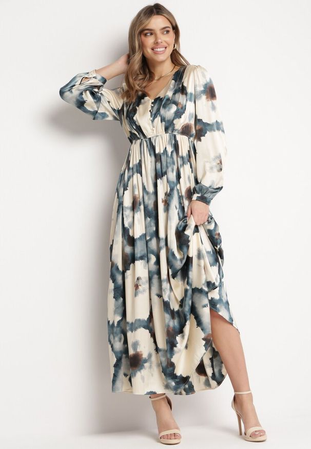 Born2be - Beżowo-Zielona Satynowa Sukienka Maxi Rozkloszowana z Guzikami Ulrina. Kolor: zielony. Materiał: satyna. Styl: elegancki. Długość: maxi