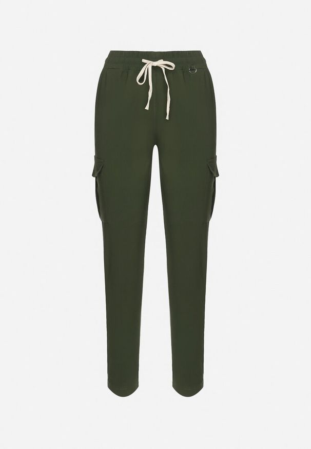 Born2be - Ciemnozielone Spodnie Bojówki z Kieszeniami i Wiązaniem w Talii Pavettia. Okazja: na co dzień. Kolor: zielony. Styl: casual, elegancki