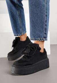 Born2be - Czarne Sneakersy na Grubej Podeszwie z Wywiniętym Językiem i Kokardą Ellisare. Okazja: na co dzień. Kolor: czarny. Materiał: jeans