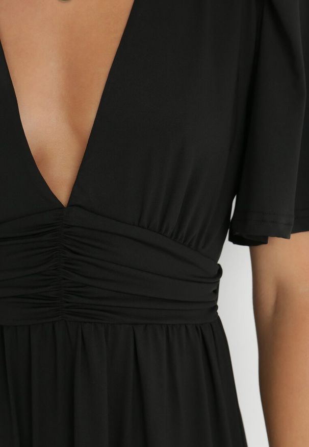 Born2be - Czarna Sukienka Naude. Okazja: na wesele, na ślub cywilny. Kolor: czarny. Wzór: kolorowy, gładki, jednolity. Typ sukienki: rozkloszowane. Styl: wizytowy, elegancki. Długość: maxi