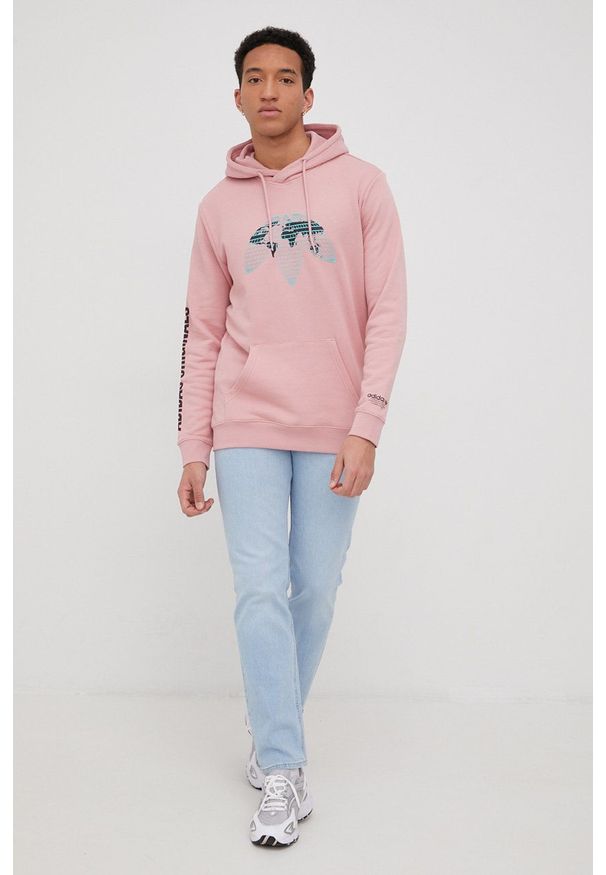 adidas Originals bluza bawełniana HF4903 męska kolor różowy z kapturem z nadrukiem. Okazja: na co dzień. Typ kołnierza: kaptur. Kolor: różowy. Materiał: bawełna. Wzór: nadruk. Styl: casual