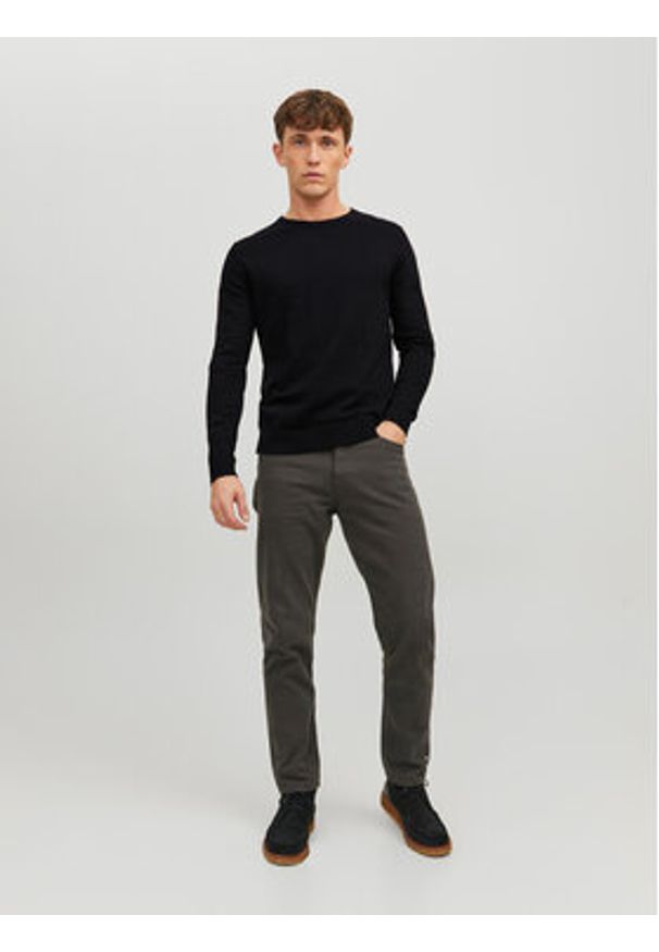 Jack & Jones Sweter Emil 12208364 Czarny Regular Fit. Kolor: czarny. Materiał: bawełna