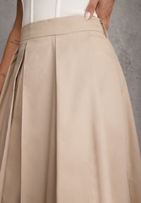 Renee - Beżowa Bawełniana Spódnica o Rozkloszowanym Kroju z Plisami Nerimara. Okazja: na co dzień. Kolor: beżowy. Materiał: bawełna. Wzór: aplikacja. Sezon: lato. Styl: casual #3