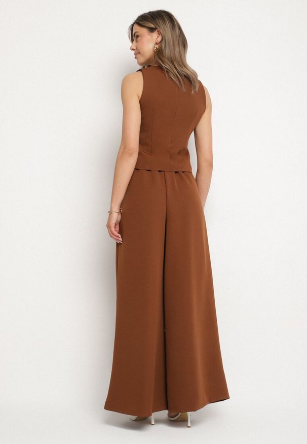 Born2be - Brązowy Komplet Garniturowy Kamizelka i Szerokie Spodnie Ravitrae. Kolor: brązowy