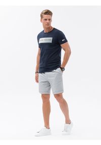 Ombre Clothing - T-shirt męski bawełniany z nadrukiem - granatowy V3 S1751 - XXL. Kolor: niebieski. Materiał: bawełna. Długość rękawa: krótki rękaw. Długość: krótkie. Wzór: nadruk. Styl: klasyczny #3