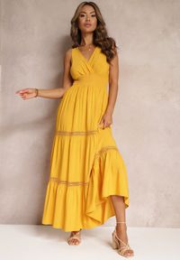Renee - Żółta Sukienka Corisis. Kolor: żółty. Materiał: materiał. Długość rękawa: na ramiączkach. Wzór: ażurowy. Typ sukienki: kopertowe. Długość: maxi #5