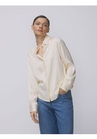 Reserved - Satynowa koszula z wiskozy - jasnożółty. Kolor: żółty. Materiał: wiskoza, satyna