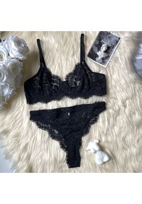 Intica - Komplet bielizny koronkowej z regulowanymi ramiączkami Dorota. Kolor: czarny. Materiał: koronka. Wzór: koronka