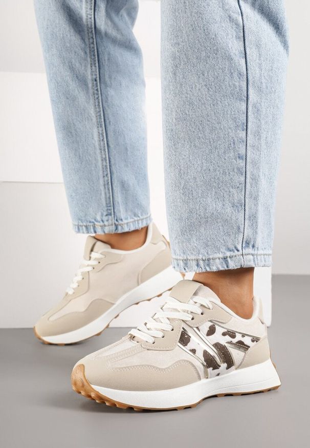 Born2be - Czarno-Białe Sneakersy z Geometrycznym Wzorem Rilestra. Okazja: na co dzień, na spacer. Kolor: czarny. Materiał: jeans. Wzór: geometria. Sport: turystyka piesza
