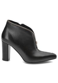 Czarne Botki Simen Modne Buty Damskie. Zapięcie: zamek. Kolor: czarny. Materiał: skóra. Wzór: gładki. Obcas: na obcasie. Styl: klasyczny, elegancki. Wysokość obcasa: średni