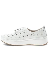 Półbuty damskie Filippo, cholewka ze skóry naturalnej licowej wiązany fason z zabudowanym przodem, białe, DP7535/26. Kolor: biały. Materiał: skóra. Szerokość cholewki: normalna #5