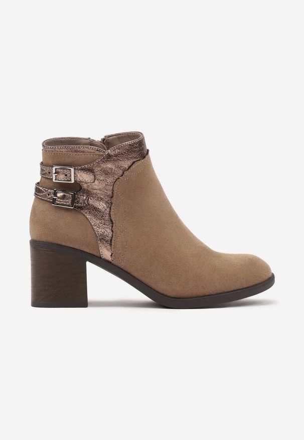Born2be - Ciemnobeżowe Botki na Obcasie Ozdobione Paskami i Klamrami Deoira. Zapięcie: klamry. Kolor: beżowy. Materiał: jeans. Wzór: aplikacja. Sezon: jesień. Obcas: na obcasie. Styl: elegancki, rockowy, klasyczny. Wysokość obcasa: średni