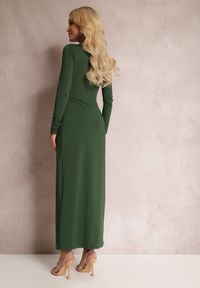 Renee - Ciemnozielona Sukienka Agathelle. Kolor: zielony. Wzór: aplikacja. Typ sukienki: kopertowe. Styl: glamour. Długość: maxi #4