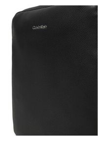 Calvin Klein Saszetka Ck Must Flatpack K50K512767 Czarny. Kolor: czarny. Materiał: skóra