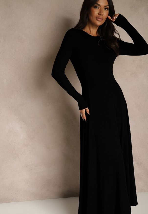 Renee - Czarna Rozkloszowana Sukienka z Bawełny Tusmala. Okazja: na co dzień. Kolor: czarny. Materiał: bawełna. Typ sukienki: proste. Styl: casual, elegancki